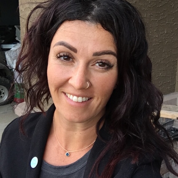 Meet your Posher, Kim - Picture 1 of 1